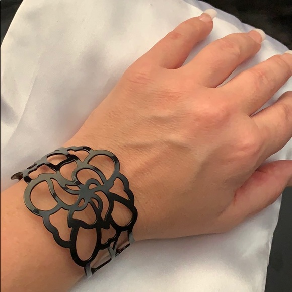 Jewelry - Black Filigree flower design metal bracelet